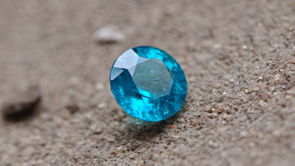 285克拉天然磷灰石裸石