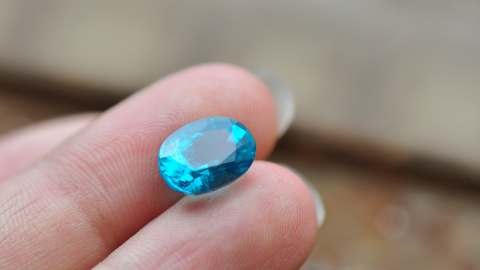 345克拉天然磷灰石裸石