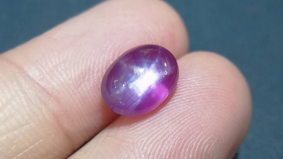 3.95克拉星光粉紫色蓝宝石