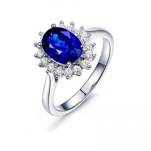0.800克拉蓝宝石钻石戒指