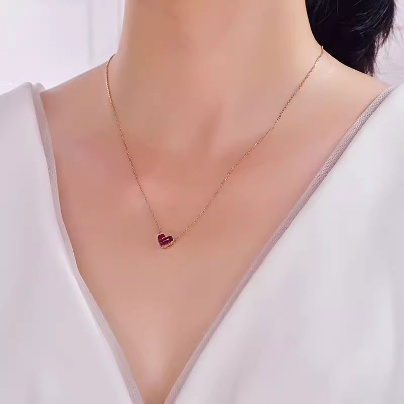 18K金红宝钻石吊坠
