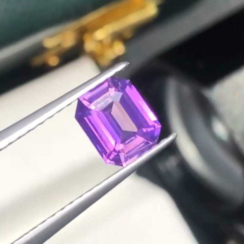 0.58克拉粉紫色蓝宝石