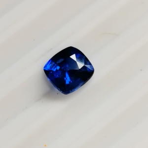 1.57克拉天然蓝宝石