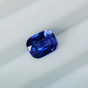1.64克拉天然蓝宝石