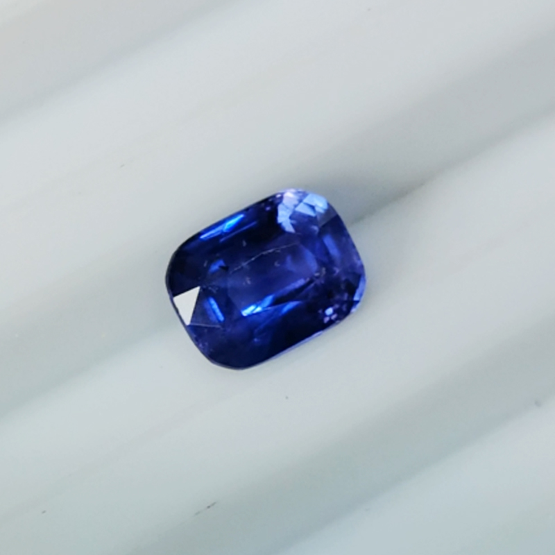 1.64克拉天然蓝宝石