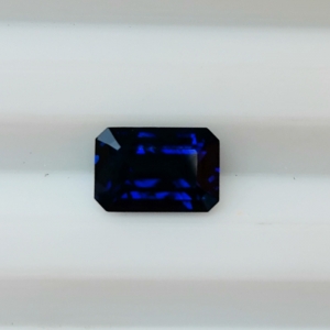 1.74克拉天然蓝宝石