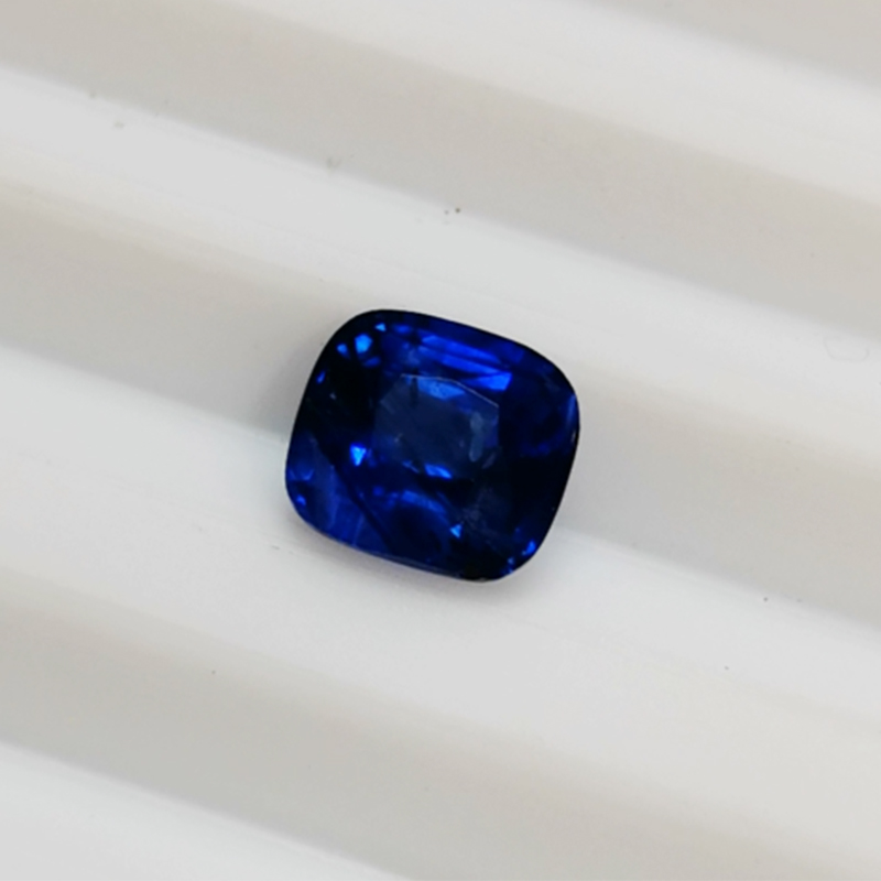 1.91克拉天然蓝宝石