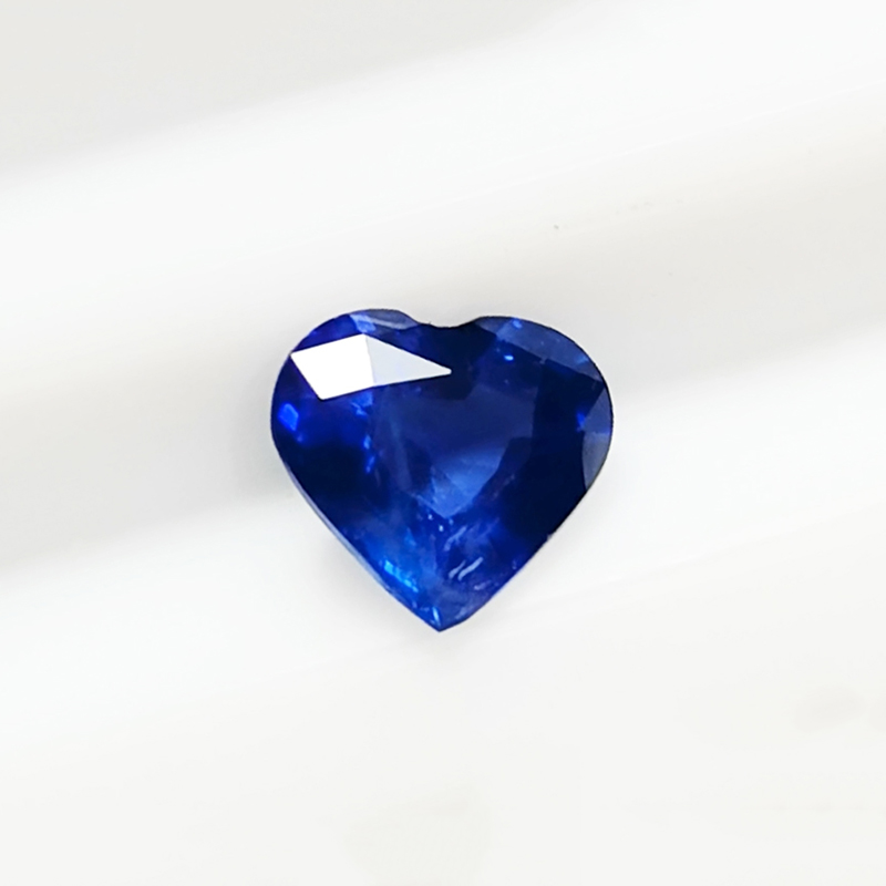 1.01克拉天然蓝宝石