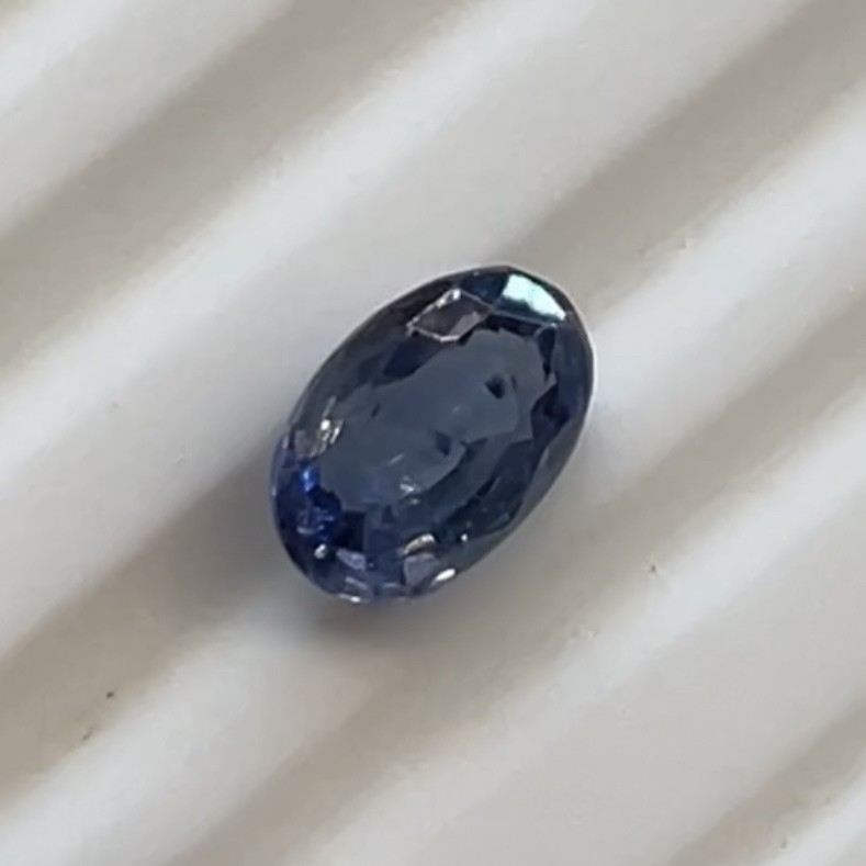 1.6克拉天然蓝宝石-ZXY