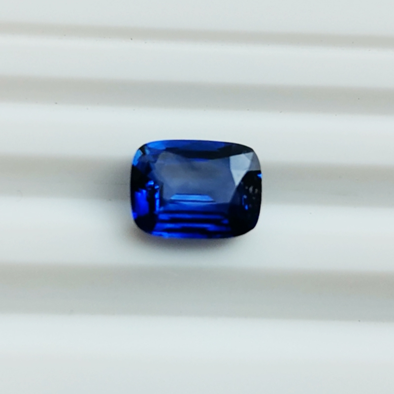 1.23克拉天然蓝宝石